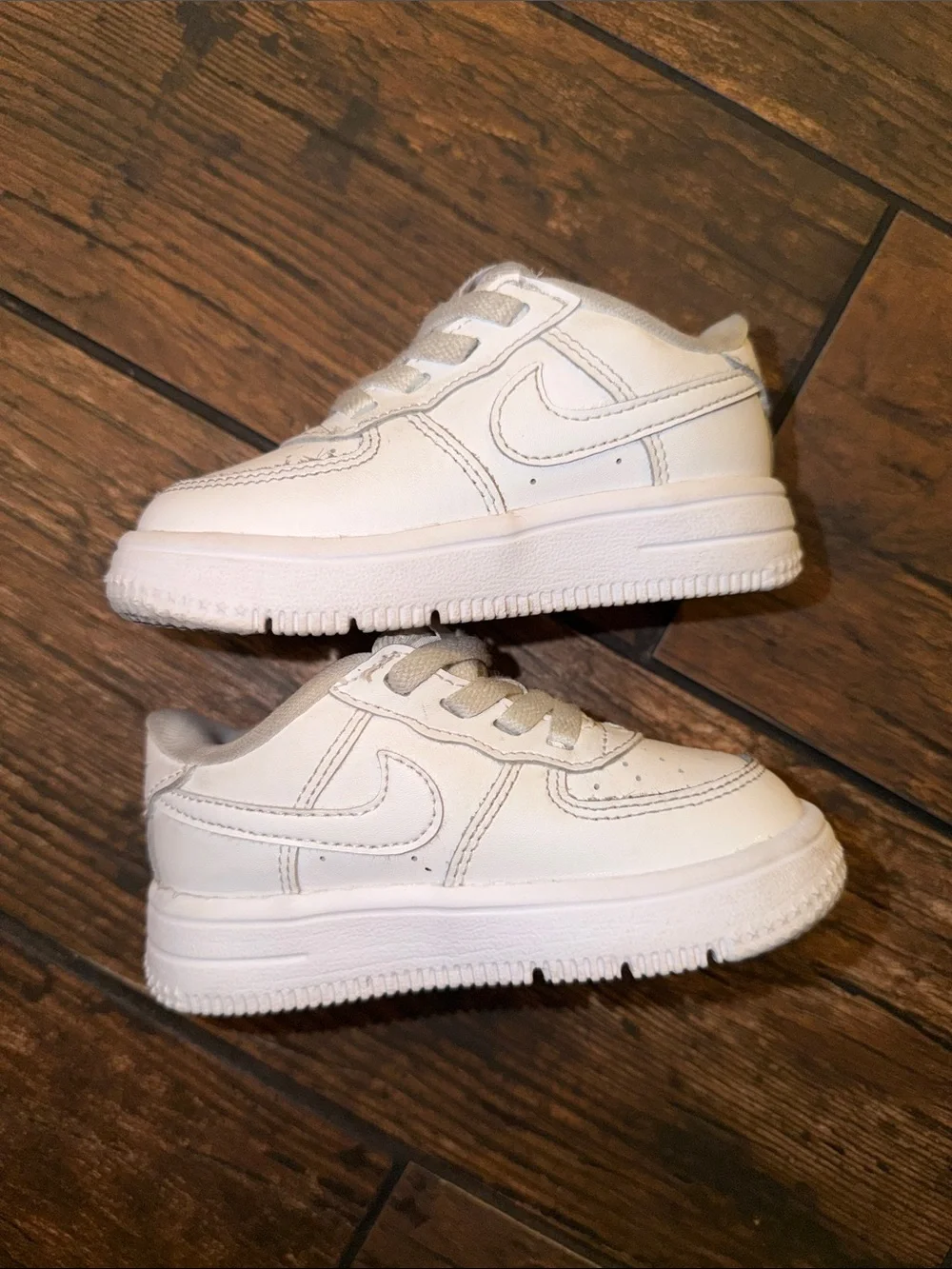 Nike Kids White Low-Top Leather Sneakers